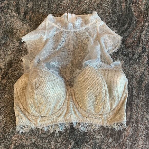 Victoria’s Secret Dream Angels Lined Demi metallic lace and mesh bra - Picture 5 of 8